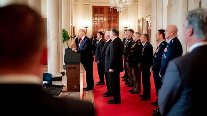 Трамп најављује жестоке ударе на Иран након напада на америчке базе