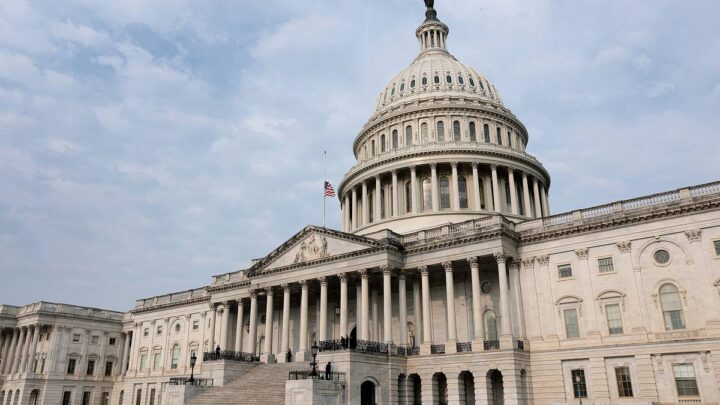 US Senators Move Forward with New Anti-Russia Sanctions Bill