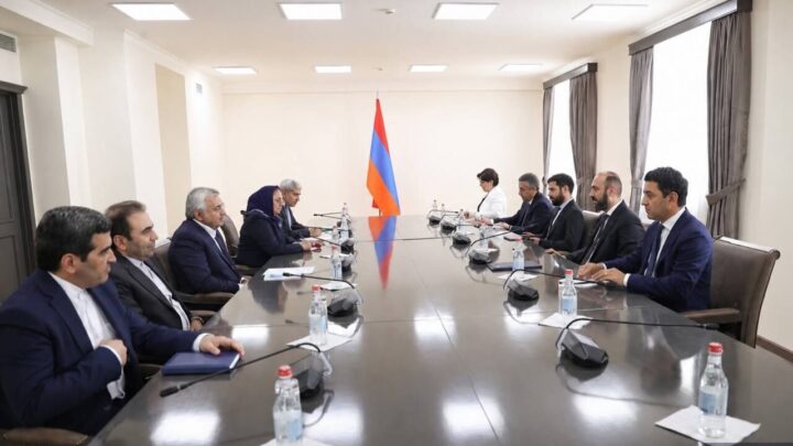 Iran and Armenia Commit to Accelerate Joint Economic Projects
