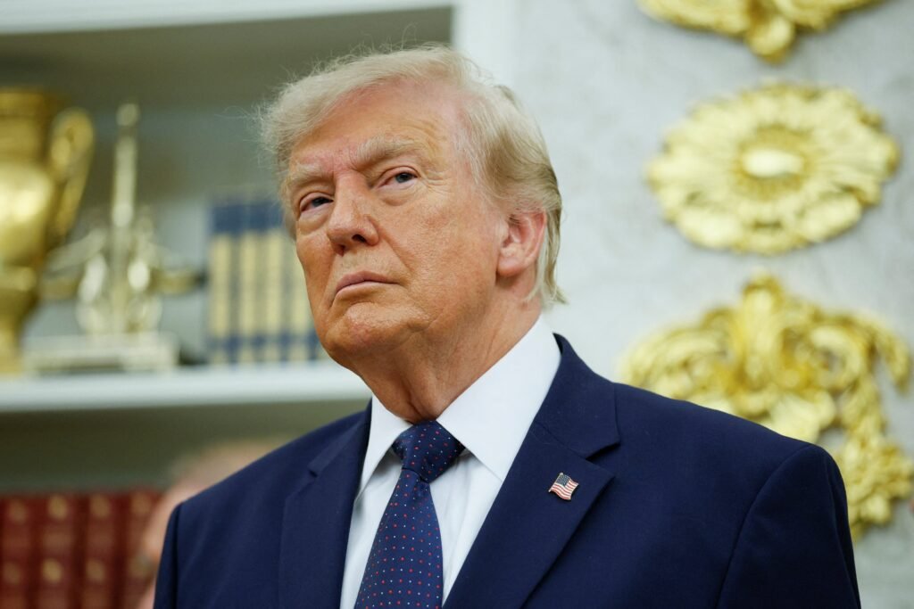 Трамп разрешио последње чланове изборне комисије САД