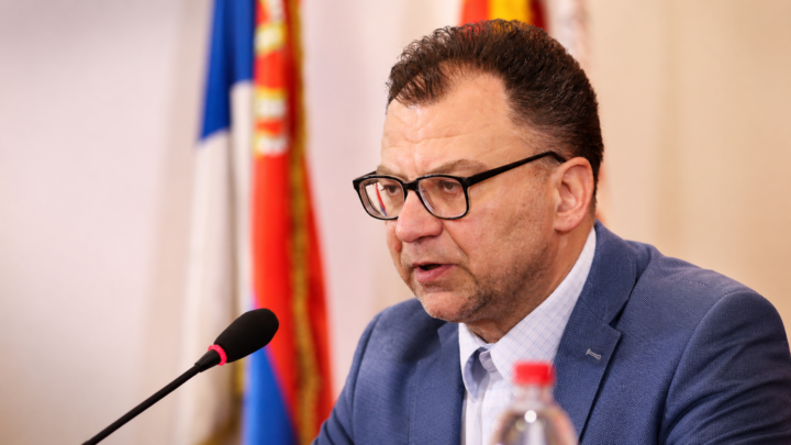 Проф. др Алек Рачић: Гасимо странку, уступамо место студентима