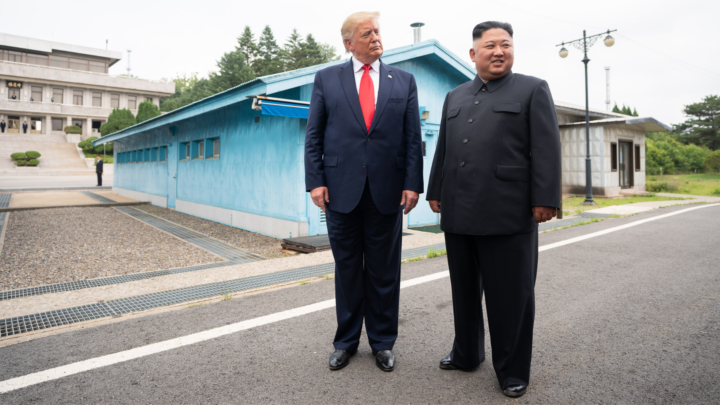 Трамп поново тражи дијалог са Кимом и смањење војних вежби САД и Јужне Кореје