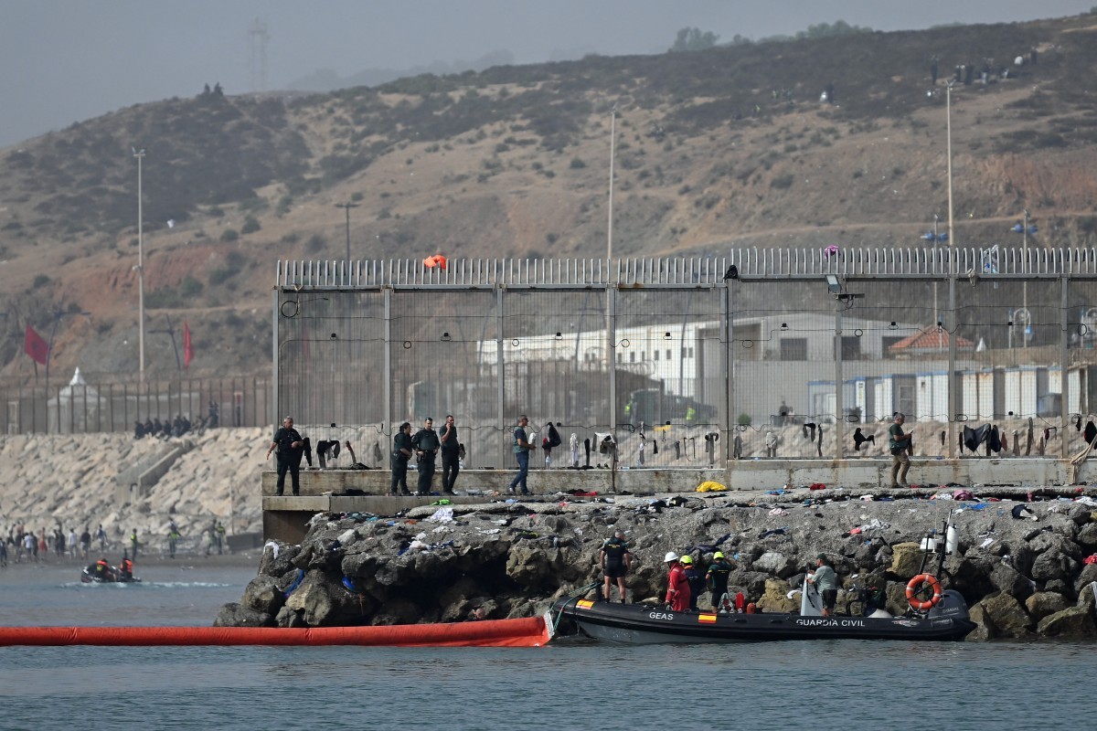 floating barrier in Ceuta