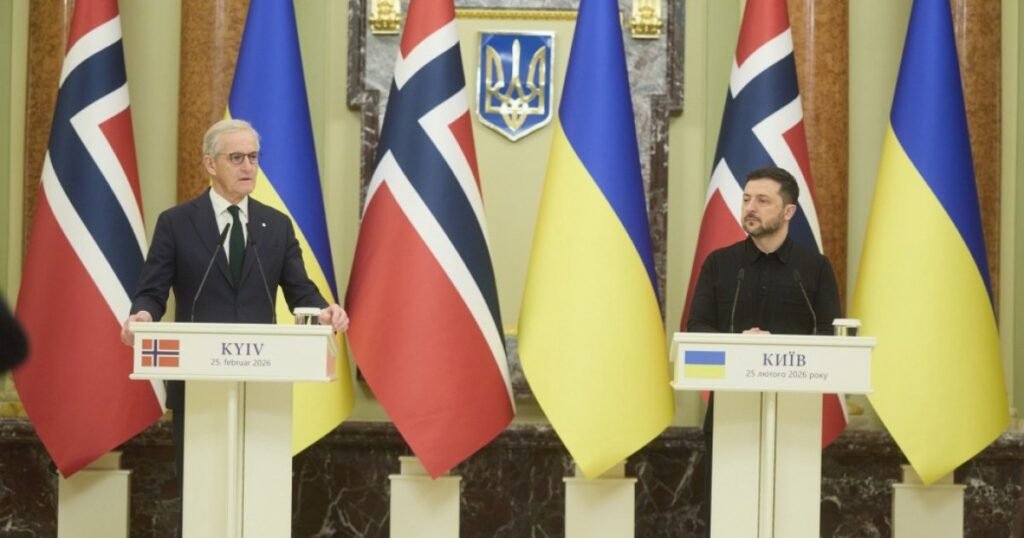 Норвешки премијер: Дрон је скоро погодио авион Зеленског на путу за Осло