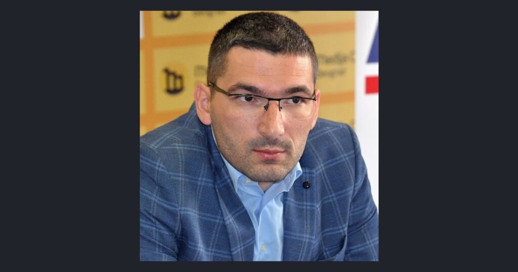 Математика доказала колико Вучић лаже: Морали да скупљају 10 потписа у секунди за цифру од 170.000 за три сата