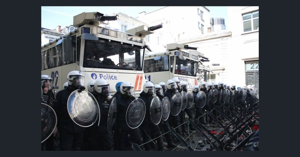 Жестоки сукоби у Бриселу: полиција ударила на протестанте и хапсила малолетнике